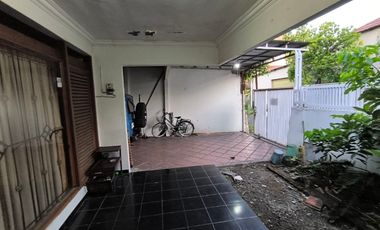 Rumah Luas Tepi Jalan Raya di Manahan Solo (YA)