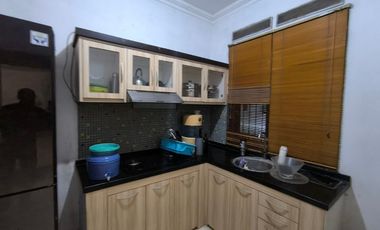 Rumah Luas Tepi Jalan Raya di Manahan Solo (YA)