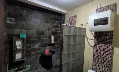 Rumah Luas Tepi Jalan Raya di Manahan Solo (YA)