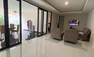 Dijual Rumah bagus di Setraduta