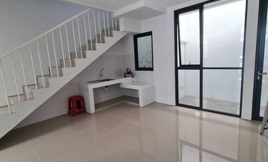 Disewakan Rumah Royal Residence Wiyung Semi Furnished