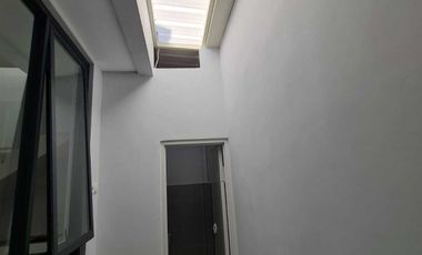 Disewakan Rumah Royal Residence Wiyung Semi Furnished