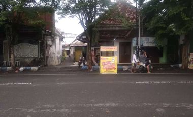 Dijual Cepat Rumah Hitung Tanah Masih Siap Huni Cocok Untuk Komersil