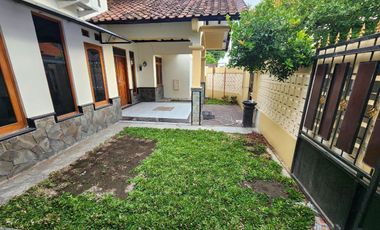 Rumah Bagus Nyaman Luas di Banyuanyar Solo Kota