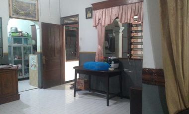 Jual murah BU rumah luas dekat luwes gentan  BU