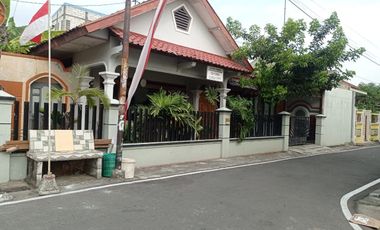 Jual murah BU rumah luas dekat luwes gentan  BU