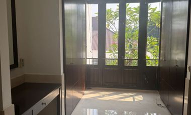 5 Bedroom Modern House in Tropical Private Compound in Pejaten Barat