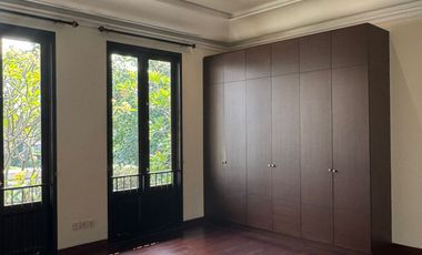 5 Bedroom Modern House in Tropical Private Compound in Pejaten Barat