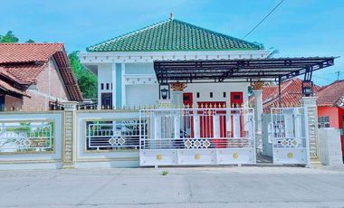 Dijual rumah cantik pinggir jln utama dekat PLN Cilacap