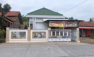 Dijual rumah cantik pinggir jln utama dekat PLN Cilacap