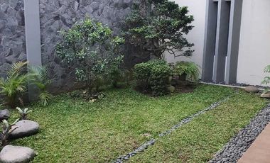 Dijual Rumah 2 lantai bagus siap huni terawat di Sukahaji Permai