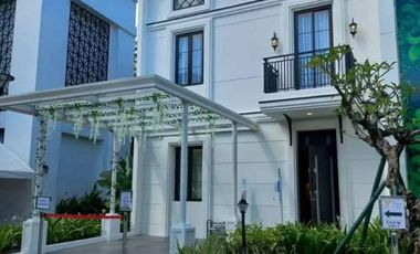 Rumah Mewah Summarecon Mutiara Makassar dekat Bandara