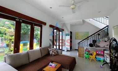 FOR SALE VILLA CANTIK DENGAN TAMAN INDAH DEKAT GERBANG TOL NUSA DUA