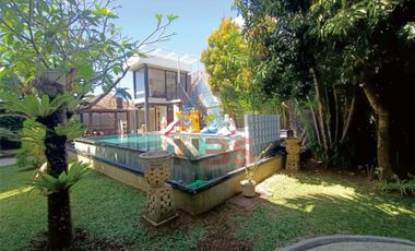 FOR SALE VILLA CANTIK DENGAN TAMAN INDAH DEKAT GERBANG TOL NUSA DUA