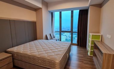 Disewakan Apartement Holland Village 1 3BR Full Furnish, Cempaka Putih