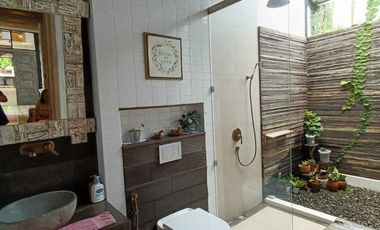 Villa Mewah di Citra Green Dago Dengan View Lembah, Bandung