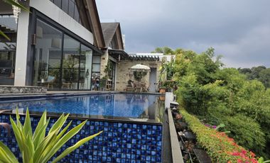 Villa Mewah di Citra Green Dago Dengan View Lembah, Bandung