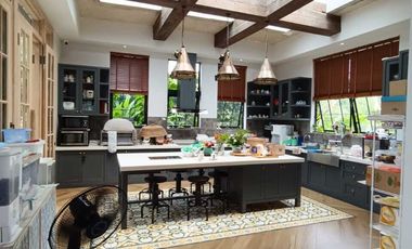 Villa Mewah di Citra Green Dago Dengan View Lembah, Bandung