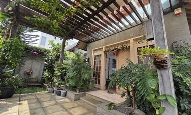 Villa Mewah di Citra Green Dago Dengan View Lembah, Bandung