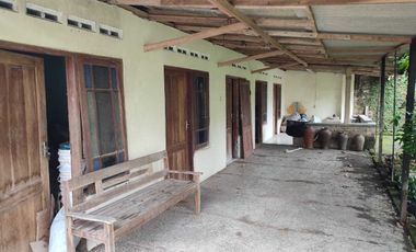 Di Jual Rumah Induk Dan Kos di Pusat Kota Blitar Dekat Kebon Rojo
