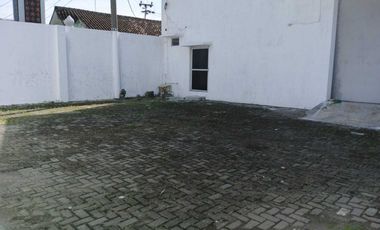 Gudang Strategis di Jalan Utama Solo – Purwodadi, Sekip, Solo