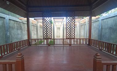 DiJual Rumah Mewah Di Blitar Plus Furniture,Kandang Kambing dan Lahan