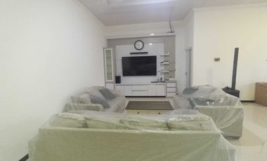 DiJual Rumah Mewah Di Blitar Plus Furniture,Kandang Kambing dan Lahan