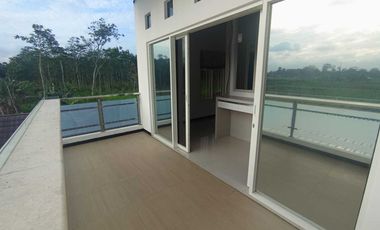 DiJual Rumah Mewah Di Blitar Plus Furniture,Kandang Kambing dan Lahan