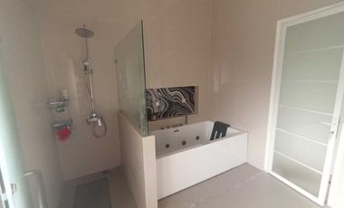 DiJual Rumah Mewah Di Blitar Plus Furniture,Kandang Kambing dan Lahan