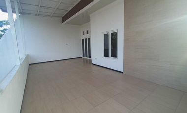 DiJual Rumah Mewah Di Blitar Plus Furniture,Kandang Kambing dan Lahan