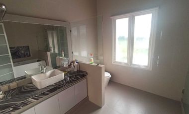 DiJual Rumah Mewah Di Blitar Plus Furniture,Kandang Kambing dan Lahan