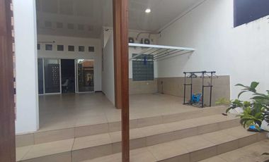 DiJual Rumah Mewah Di Blitar Plus Furniture,Kandang Kambing dan Lahan