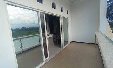 DiJual Rumah Mewah Di Blitar Plus Furniture,Kandang Kambing dan Lahan