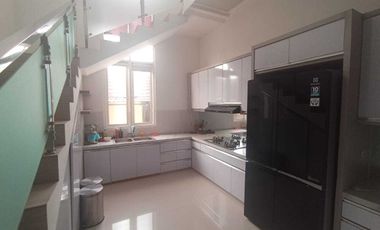 DiJual Rumah Mewah Di Blitar Plus Furniture,Kandang Kambing dan Lahan