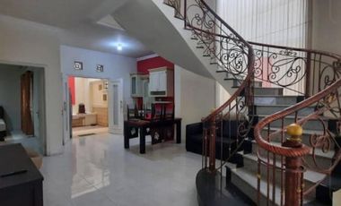 Rumah Terawat di Tenggilis Utara, Surabaya Selatan