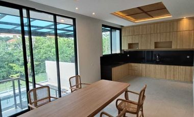 JUAL VILLA MODERN DALAM KOMPLEKS DI NUSA DUA