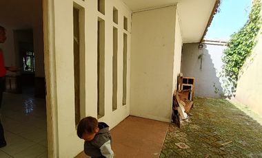 Dijual rumah kokoh lt187/90 hrg1,1m di Cisaranten Arcamanik