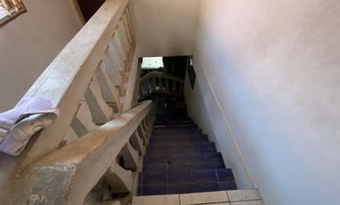 Rumah klasik di gunung belah