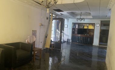 Rumah klasik di gunung belah