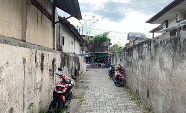 Rumah di Moncok dekat jl udayana Mataram