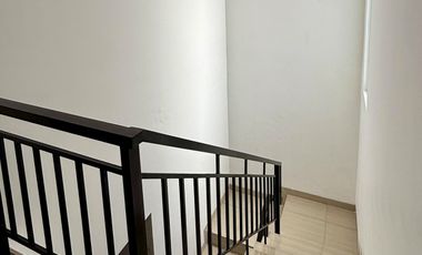 Jual Rumah Bagus 8x20 m2 di Duta Garden Tangerang