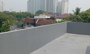 DISEWAKAN RUMAH BARU LAYOUT KANTOR DI SINABUNG KEBAYORAN BARU JAKARTA