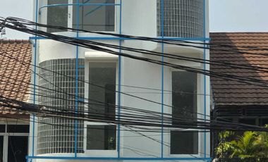 DISEWAKAN RUMAH BARU LAYOUT KANTOR DI SINABUNG KEBAYORAN BARU JAKARTA