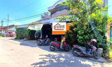 DIJUAL CEPAT Rumah & Ruang Usaha Warung makan di Lingk Ramai Kartasura