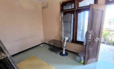 DIJUAL CEPAT Rumah & Ruang Usaha Warung makan di Lingk Ramai Kartasura