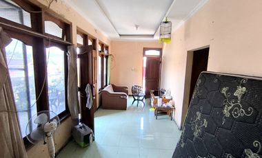 DIJUAL CEPAT Rumah & Ruang Usaha Warung makan di Lingk Ramai Kartasura