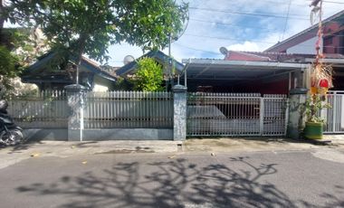 Rumah di kompleks pagutan permai kota Mataram