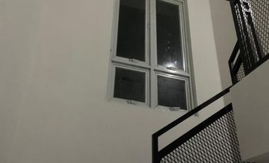 Rumah baru di sewa kontrakan 2 lantai di Tarogong Garut