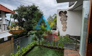 FOR SALE RUMAH MODERN MINIMALIS LANTAI 3 SEDAP MALAM SANUR DENPASAR