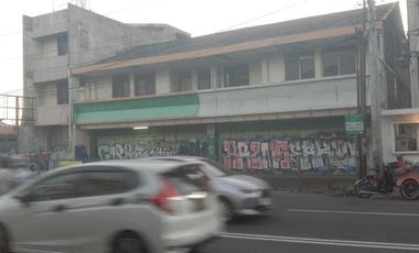 TANAH BONUS BANGUNAN STRATEGIS DEKAT MALIOBORO TENGAH KOTA YOGYAKARTA